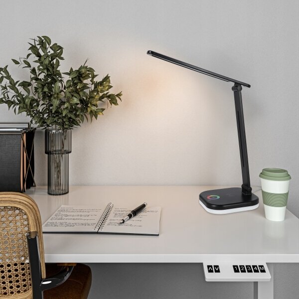 LED RGBW Stmívatelná stolní lampa s bezdrátovým nabíjením LED/7W/5V USB černá