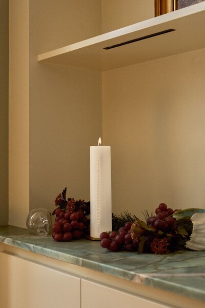 Adventní svíčka Kalenderlys Ø 5 cm – 22 Linen Grey Gold