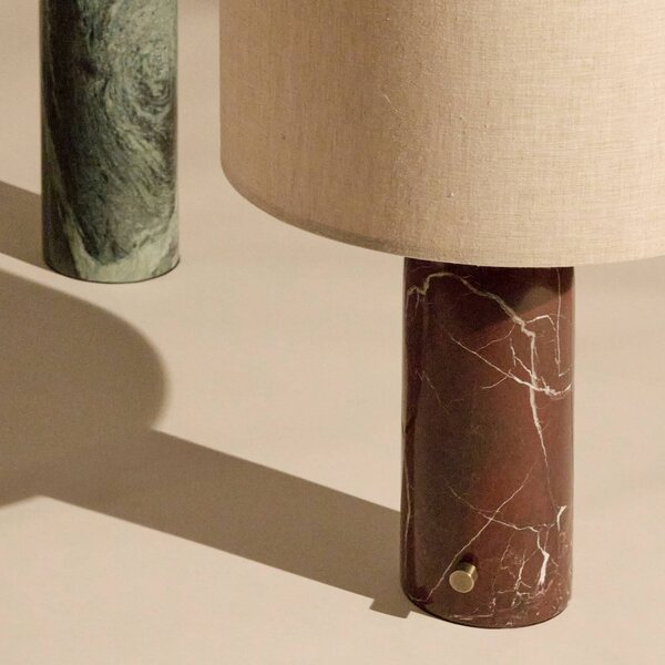 GUBI Stolní lampa Gubi Gravity Small, červený mramor, krémová plátěná látka, stmívatelný, Červená, Obývací pokoj / jídelna, Kámen, Design