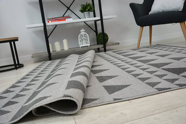 Koberec SENSE Micro 81243 Trojúhelníky stříbrný/antracit