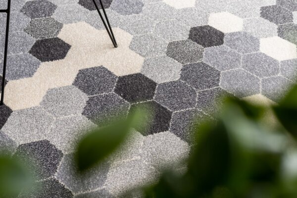 Koberec HEOS 78537 šedý / krém HEXAGON