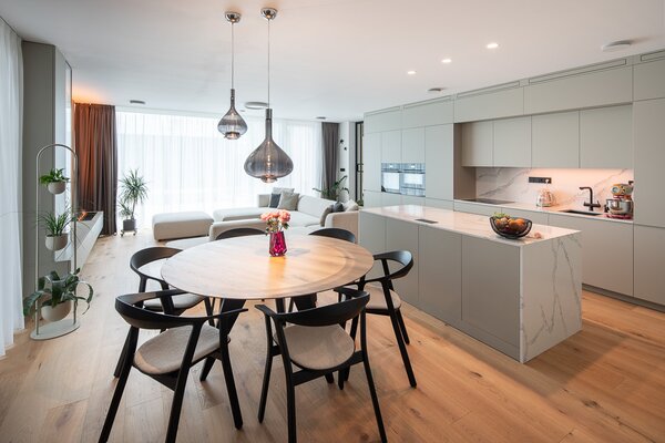 Lodes Designové závěsné LED svítidlo SKY-FALL MEDIUM, 12W, v. 38,2 cm, CRI90 Barva: Kouřová, Teplota světla: 2700K, Barva konstrukce: Chrom