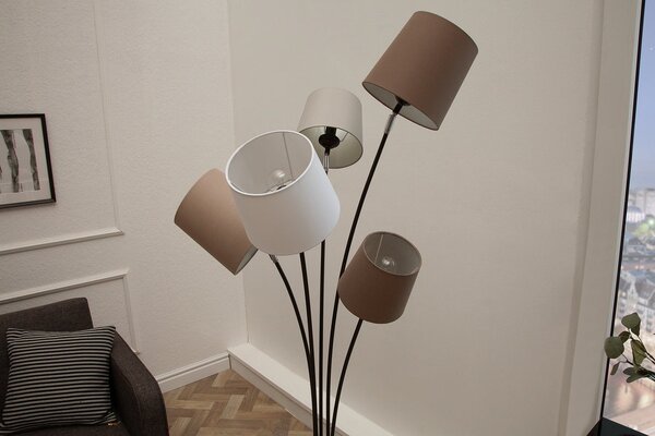 Stylová moderní kovová stojící lampa Levels s pěti kulatými hnědými a bílými lněnými stínítky 176 cm