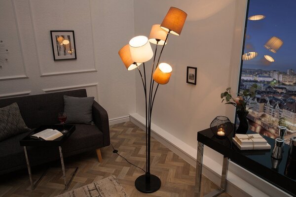 Stylová moderní kovová stojící lampa Levels s pěti kulatými hnědými a bílými lněnými stínítky 176 cm