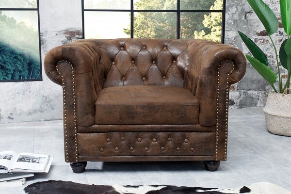 Elegantní pohodlné křeslo Chesterfield