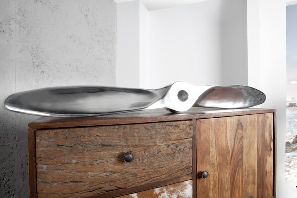 Designová moderní nástěnná závěsná dekorace vrtule Propell ve stříbrné chromové barvě s lesklým povrchem 110 cm