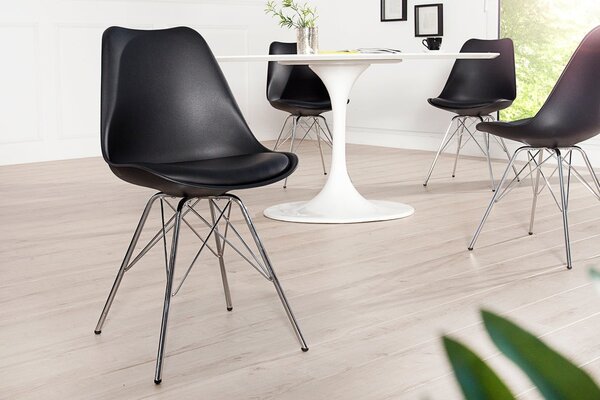 Designová retro černá jídelní židle Scandinavia s koženým potahem a šikmým chromovým nohama 85 cm