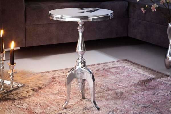 Stylový barokní glamour kulatý stříbrný příruční stolek Modern Barock z chromu se třemi kabriolovými nožičkami 55 cm