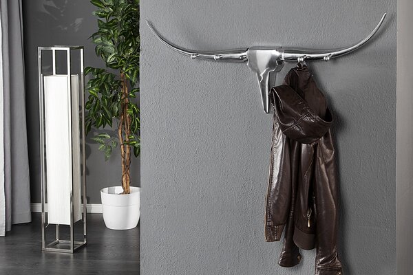 Stylový glamour nástěnný kovový věšák Bull s venkovským nádechem ve stříbrné chromové barvě se čtyřmi háčky 100 cm