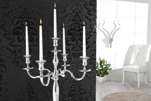 Klasický zámecký vysoký stříbrný kovový 5 ramenný svícen Modern barock s lesklým povrchem 120 cm