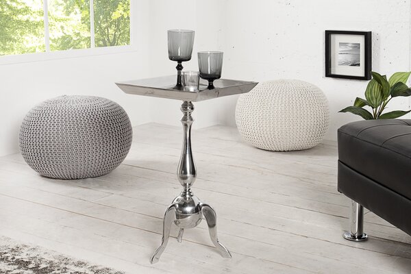 Designový glamour čtvercový příruční stolek Jardin s elegantní tvarovanou nohou v lesklém chromovém provedení 55 cm