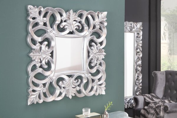 Glamour čtvercové nástěnné zrcadlo Venice se stříbrným ozdobným rámem s plastickým vzorem v klasickém stylu 75 cm