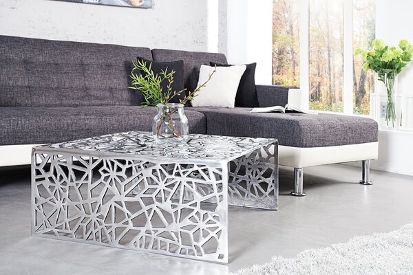 Designový art deco stříbrný čtvercový kovový konferenční stolek Ideal s geometrickými vyřezávanými vzory 60 cm
