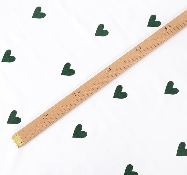 Goldea vánoční bavlněné plátno - tmavě zelená srdíčka na bílé 160 cm