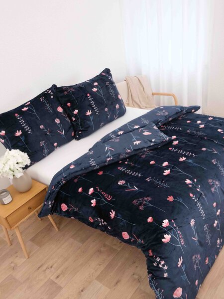 MK Lůžkoviny Mikroplyšové povlečení Exclusive - Vlčí máky tmavě modré 140 × 200 cm, 70 x 90 cm