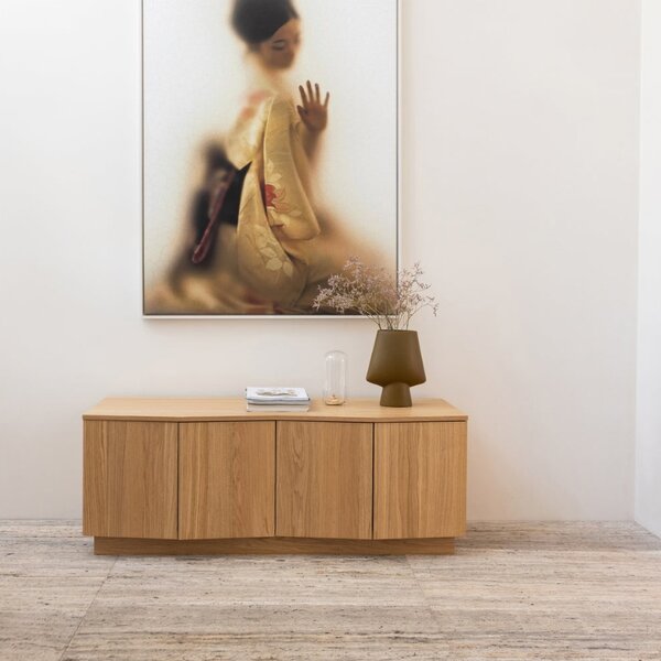 WOOOD Dubový TV stolek Mora 133 x 45 cm