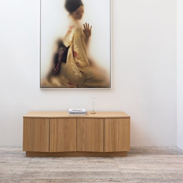 WOOOD Dubový TV stolek Mora 133 x 45 cm