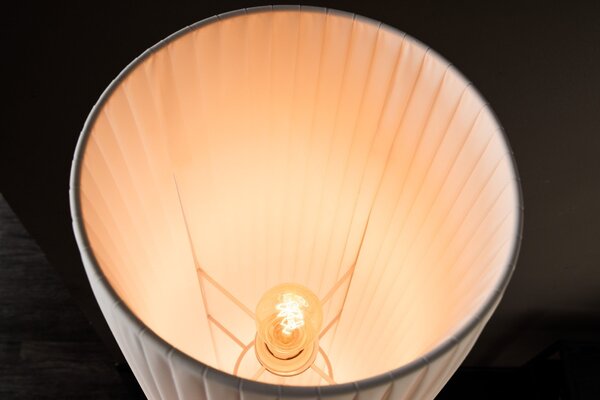 Moderní elegantní stojací lampa Salone 200cm bílá