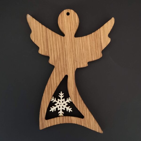 AMADEA Dřevěná ozdoba z masivu s vkladem - anděl s vločkou 12 cm