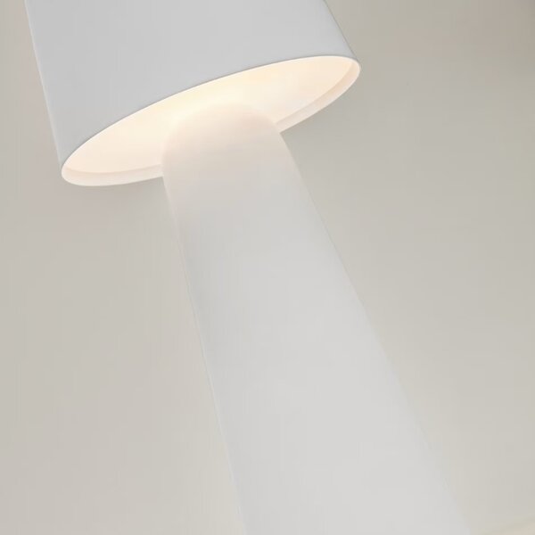 Kave Home Bílá kovová zahradní stolní LED lampa Arenys M