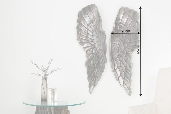 Vintage nástěnná dekorace Angel Wings z kovu ve stříbrné patinované barvě s detailním reliéfem rtů 65 cm