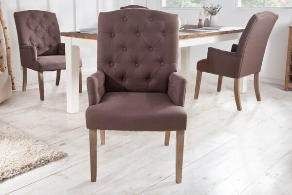 Chesterfield čalouněná židle Silloth v hnědé barvě s područkami 104cm