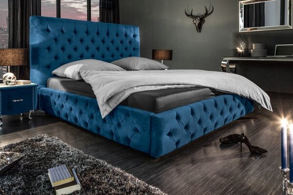 Chesterfield manželská postel Kreon v modrém sametovém potahu na matraci 180x200cm