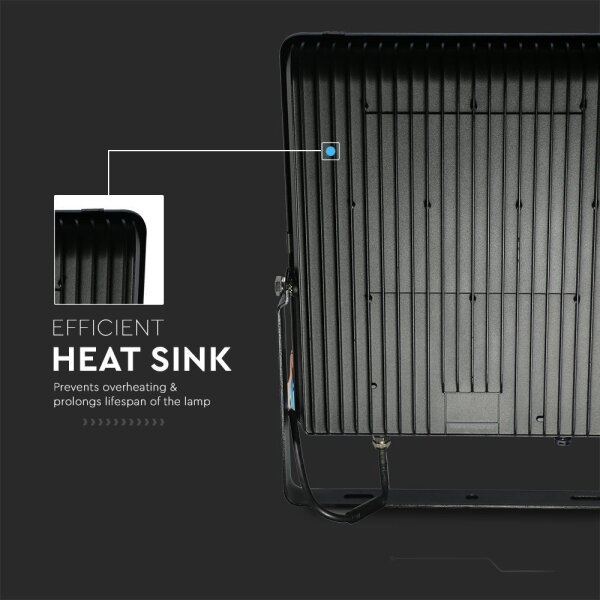 LED Reflektor LED/30W/230V 6400K IP65 černá
