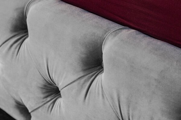 Chesterfield čalouněná šedá sametová postel Kreon I s vysokým čelem 210cm