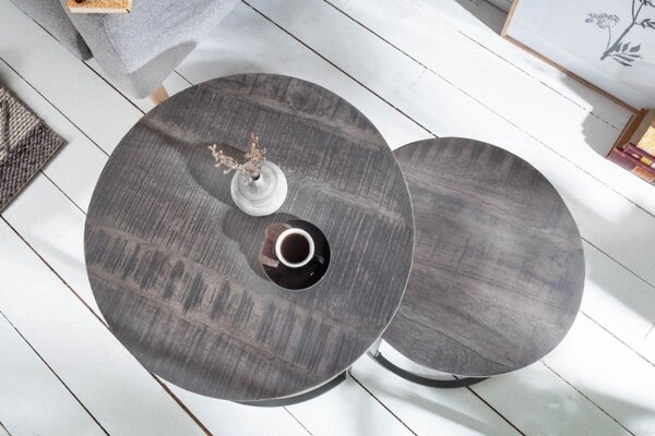 Industriální set kruhových příručních stolků Elements z masivu šedé barvy 55cm