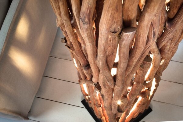 Venkovská stylová stojací lampa Euphoria z masivního dřeva 178cm
