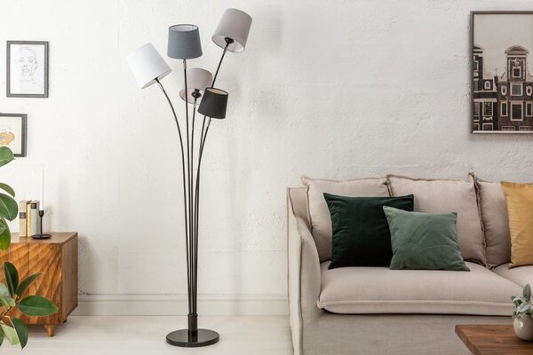 Moderní stojací lampa Elegans z kovu s pěti stínítky 176cm