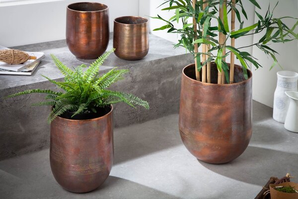 Etno designový set bronzových květináčů Auricalco ze slitiny kovu s oblým tělem 29cm