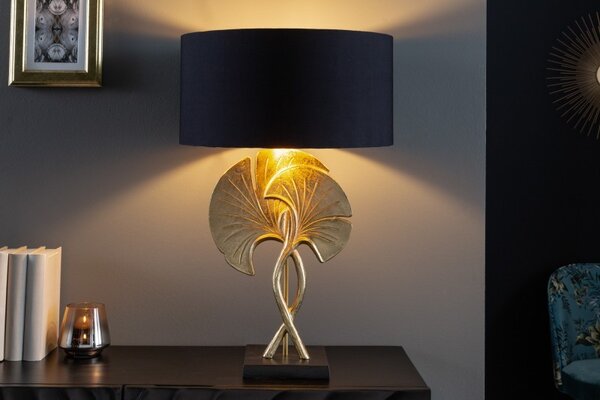 Art deco stolní lampa Miserei se zlatou konstrukcí ve tvaru listů ginka a černým kulatým stínítkem 62cm