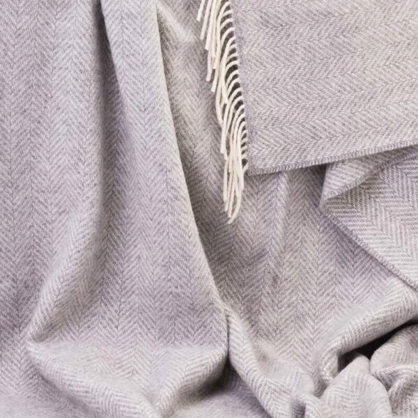 Deka Merino vlna / kašmír Pale Grey Cream Herringbone 180 x 136 cm John Hanly
