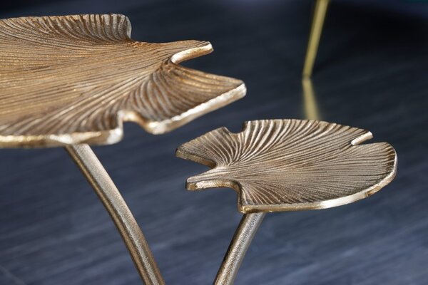 Designový příruční stolek Ginko v art deco stylu se dvěma deskami ve tvaru listu ve zlaté barvě 56cm