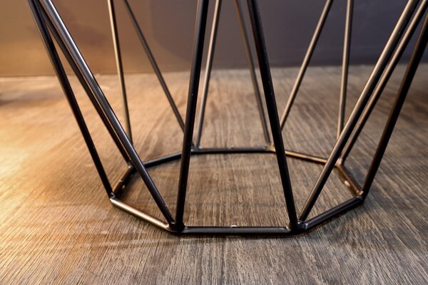 Moderní příruční stolek Diamond Marble s mramorovou vrchní deskou a černou kovovou podstavou 50cm