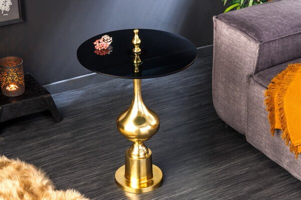 Luxusní art deco příruční stolek Marietta se zlatou ozdobnou podstavou a černou kulatou vrchní deskou 65cm