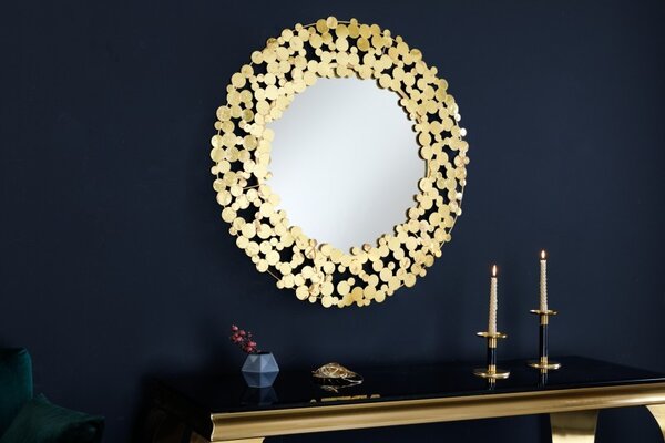 Art deco závěsné zrcadlo Flovia kulatého tvaru se zlatým kovovým rámem vytvořeným z kulatých lupenů 82cm