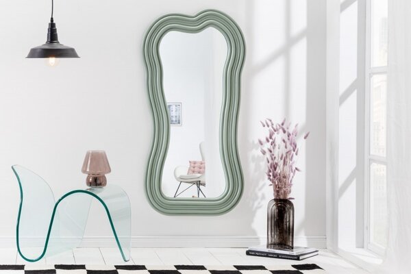 Asymetrické designové art deco zrcadlo Swan s polyuretanovým rámem v pastelové zelené barvě s kaskádovým efektem 100cm