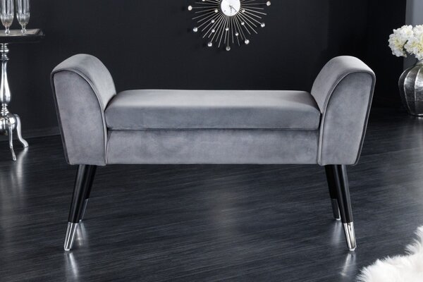 Designová čalouněná lavice Karen se šedým sametovým potahem a černými nožičkami z kovu 90cm