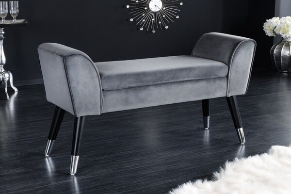 Designová čalouněná lavice Karen se šedým sametovým potahem a černými nožičkami z kovu 90cm