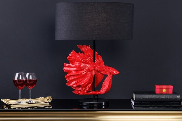 Designová stolní lampa Sidoria s červenou podstavou ve tvaru ryby s černým kulatým stínítkem 64cm
