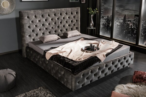 Luxusní čalouněná postel Kreon s Chesterfield prošíváním šedá