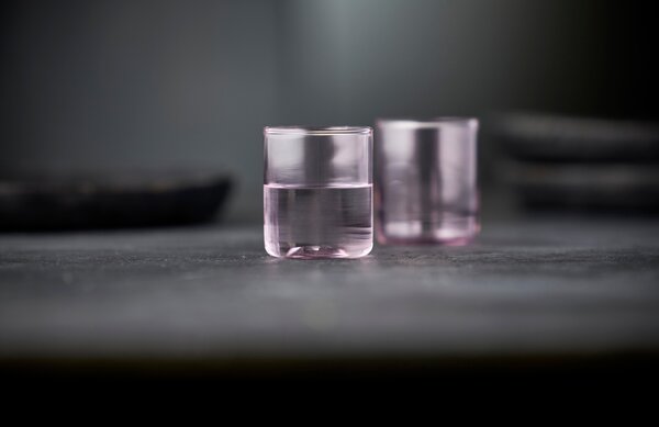 -25 % Dny MOMENTI– Lyngby Glas Set dvou růžových sklenic na destiláty Torino 60 ml