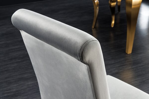 Designová jídelní židle Modern Barock se zlatým kovovým nohama a stříbrným potahem 104cm