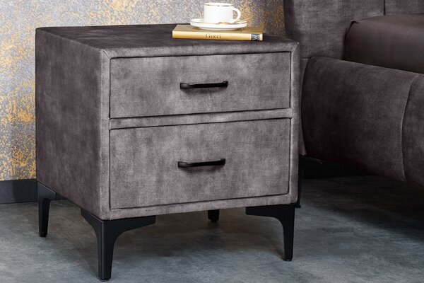 Designový noční stolek Velouria v tmavě šedé barvě se sametovým čalouněním 50 cm