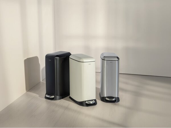 Nášlapný odpadkový koš z nerezové oceli ve stříbrné barvě 20 l Design – Wenko