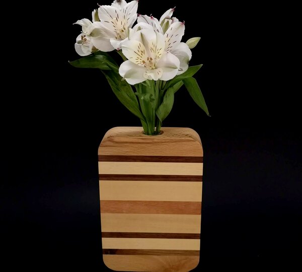 AMADEA Dřevěná váza obdélníková s vodorovnými pruhy, masivní dřevo čtyř druhů dřevin, výška 18 cm