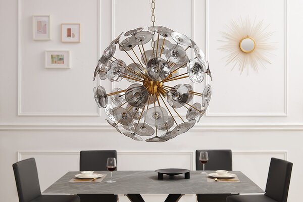 Designový art-deco lustr Nebulosa ve tvaru koule se zlatou kovovou konstrukcí a 48 skleněnými panely 65 cm